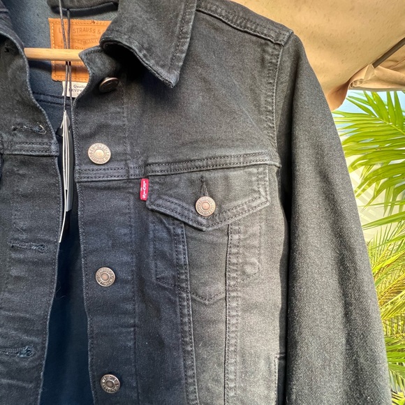 Levi’s original trucker jacket 🖤 - Picture 3 of 5